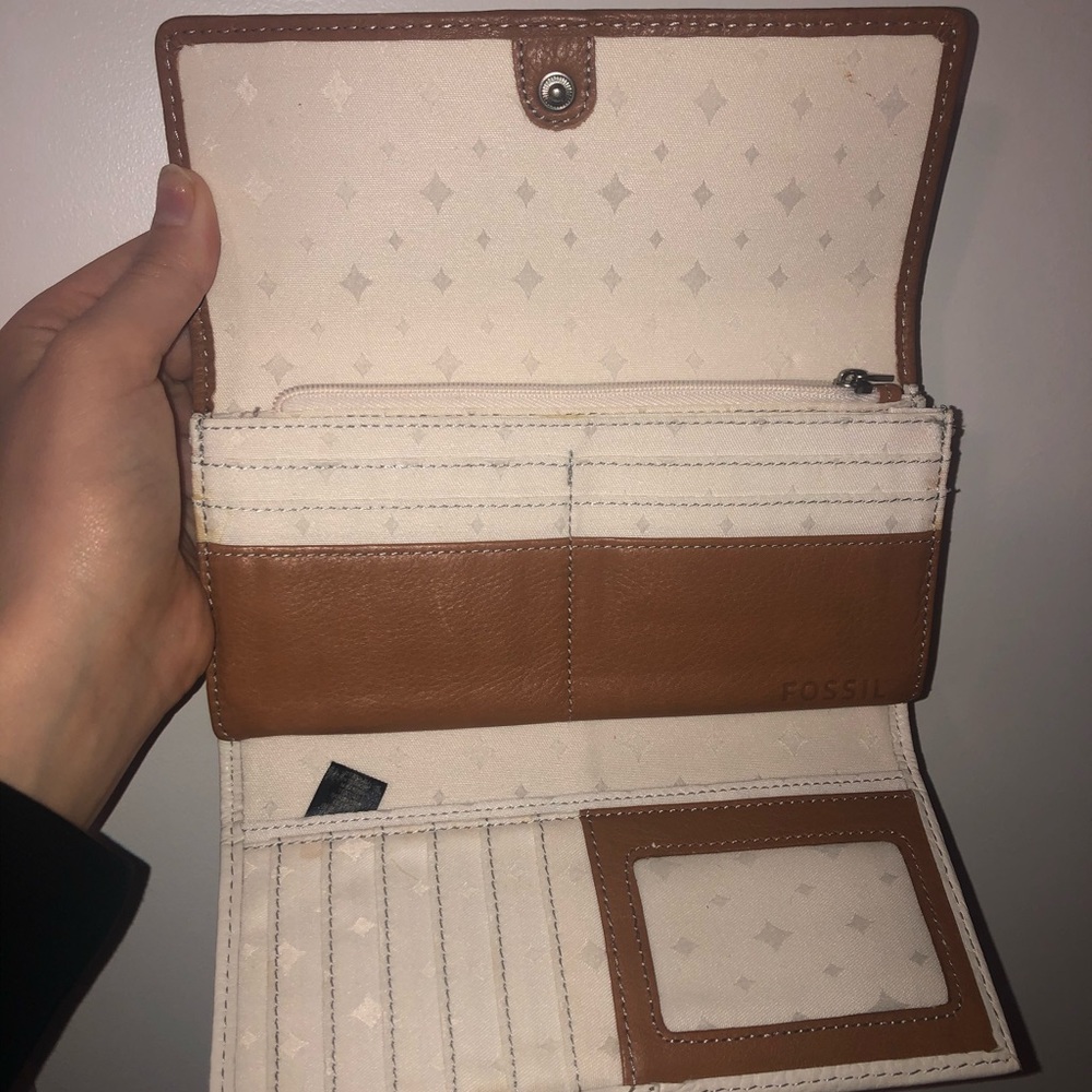 Large Fossil Wallet - Picture 2 of 4